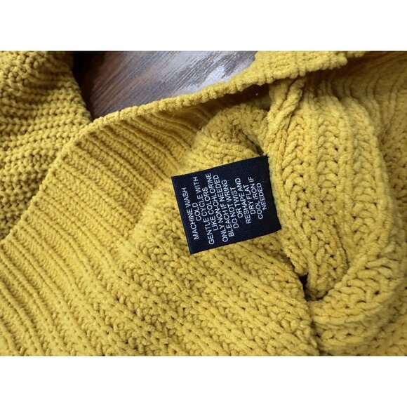 Moon & Madison Womens Size S Mustard Yellow Knit V-Neck Sweater Polyster - Picture 5 of 7